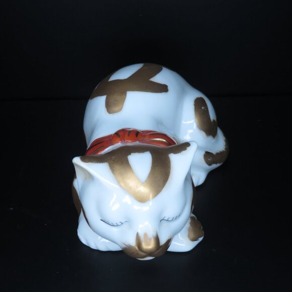 Vintage Kutani Neko, a Japanese Porcelain Sleeping Cat Figurine - Picture 5 of 6